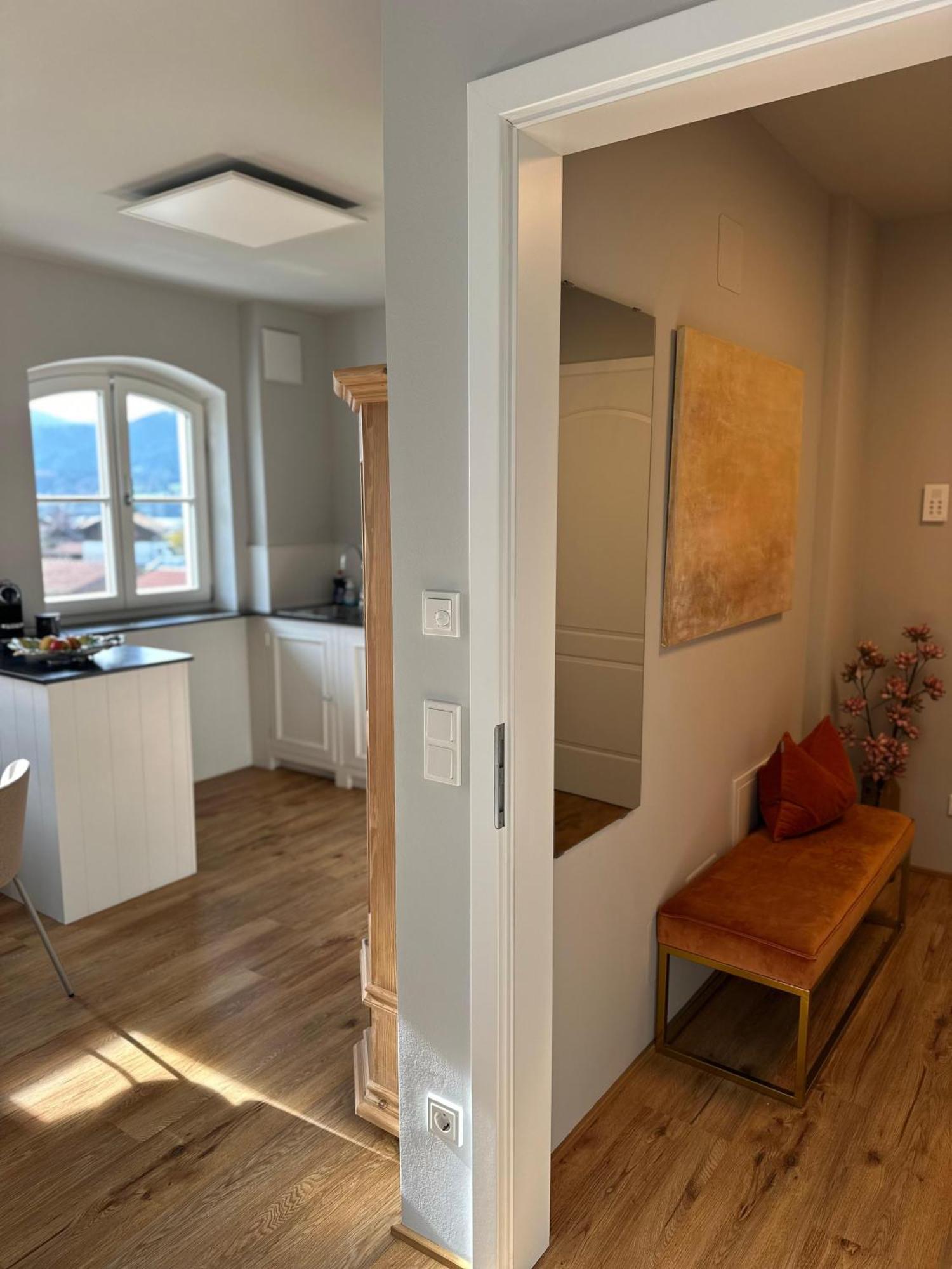 Vaicun Stays - Luxury Apartments - Apartments Mit Blick Auf Den Tegernsee غموند آم تيغرنسي المظهر الخارجي الصورة