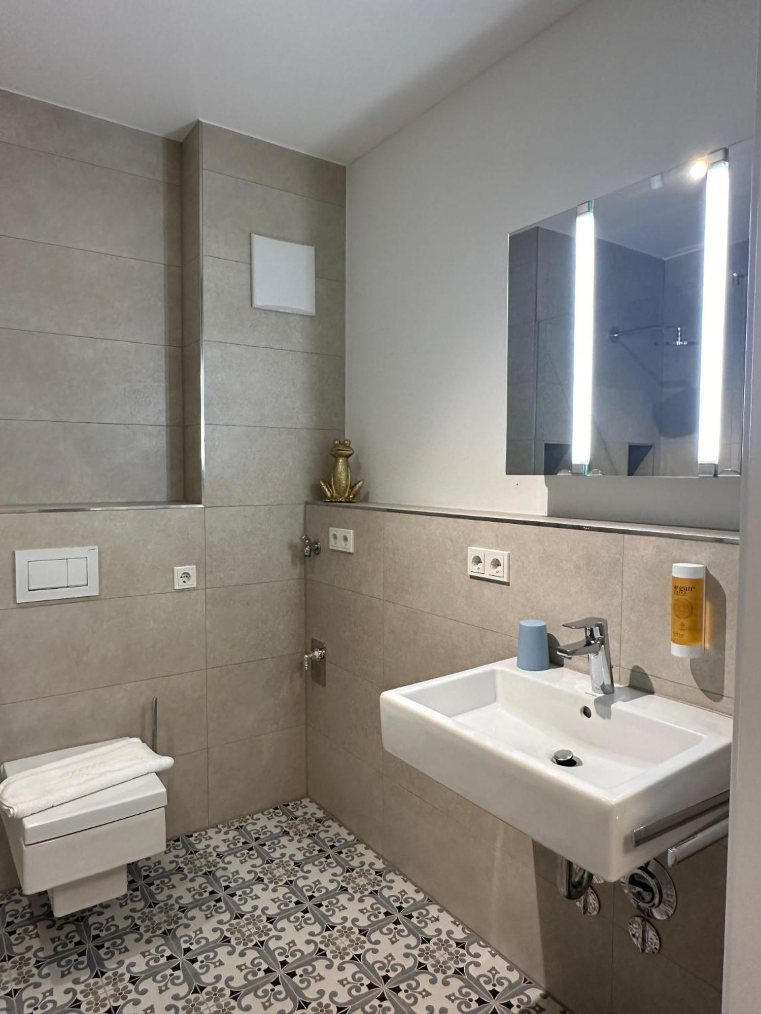 Vaicun Stays - Luxury Apartments - Apartments Mit Blick Auf Den Tegernsee غموند آم تيغرنسي المظهر الخارجي الصورة