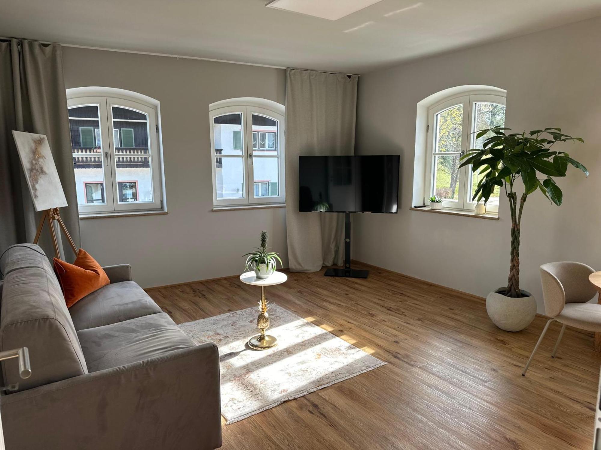 Vaicun Stays - Luxury Apartments - Apartments Mit Blick Auf Den Tegernsee غموند آم تيغرنسي المظهر الخارجي الصورة